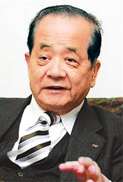 青山商事会長　青山五郎氏